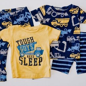 Carter’s // 4 piece “construction” pajama set